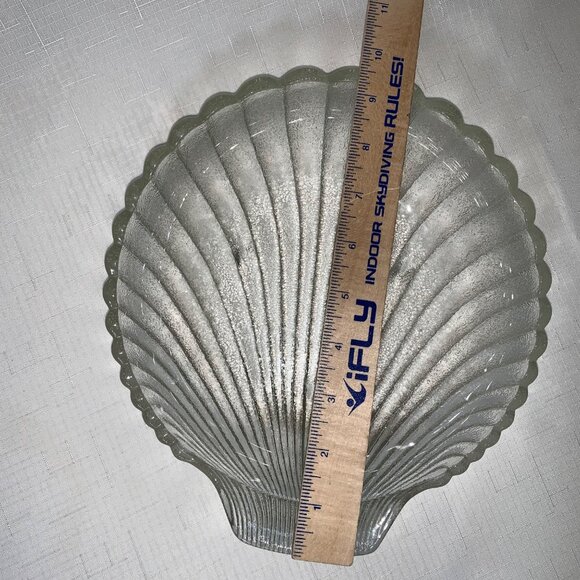 Vintage Clear Glass Shell-Shaped Decorative Bowl Textured Serving Dish Entertain - Picture 7 of 7